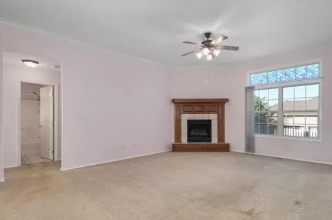 Living - 501 Sarah Ct, Willard, MO 65781 photo 4 of 6