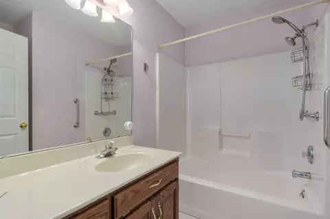 Bath - 501 Sarah Ct, Willard, MO 65781 photo 3 of 3