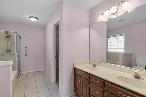 Bath - 501 Sarah Ct, Willard, MO 65781 photo 1 of 3