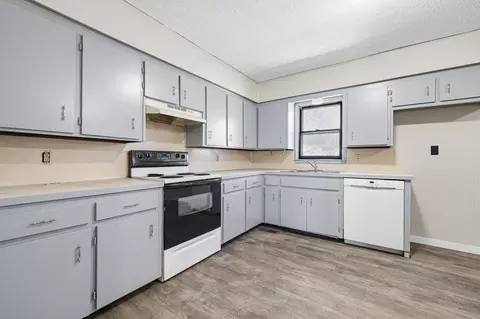 Kitchen - 1393 E Us Highway 160, Everton, MO 65646 photo 3 of 3