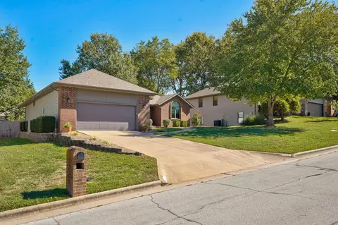 Exterior - 5594 S Newton Ave, Springfield, MO 65810 photo 2 of 11