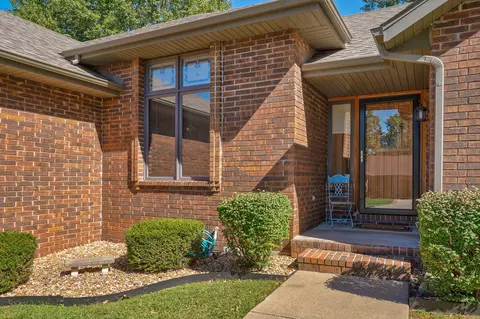 Exterior - 5594 S Newton Ave, Springfield, MO 65810 photo 4 of 11