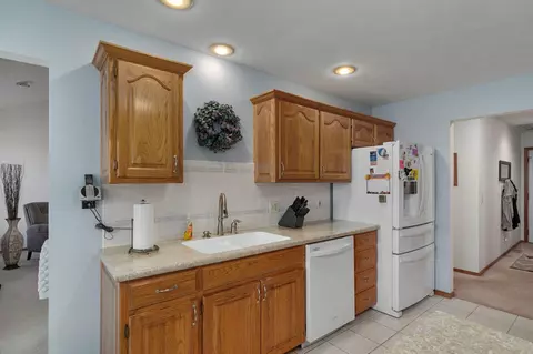 Kitchen - 5594 S Newton Ave, Springfield, MO 65810 photo 2 of 3
