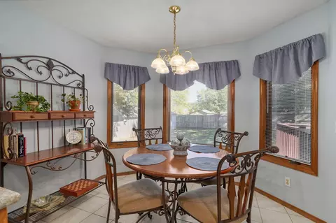 Dining - 5594 S Newton Ave, Springfield, MO 65810 photo 2 of 2