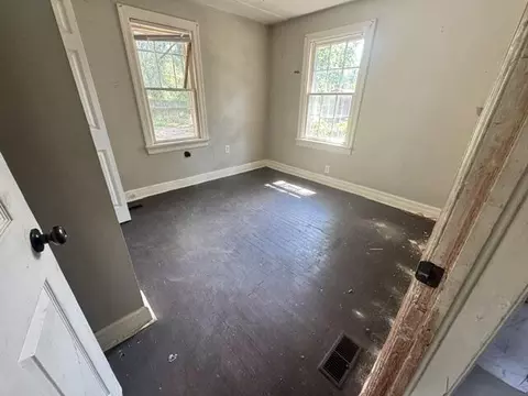 Bedroom - 912 N Brown Ave, Springfield, MO 65802 photo 1 of 2