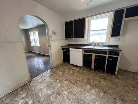 Kitchen - 912 N Brown Ave, Springfield, MO 65802 photo 1 of 3