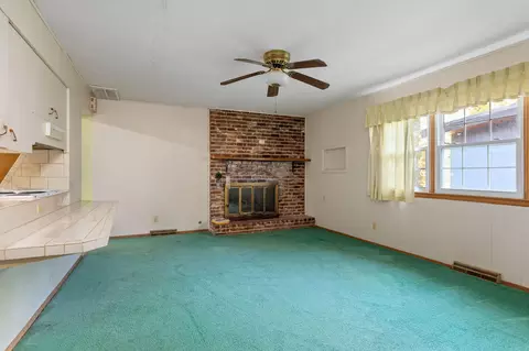 Living - 2211 E Mirabeau St, Springfield, MO 65804 photo 4 of 4
