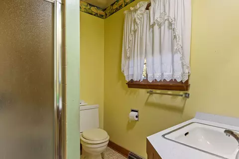 Bath - 2211 E Mirabeau St, Springfield, MO 65804 photo 1 of 2