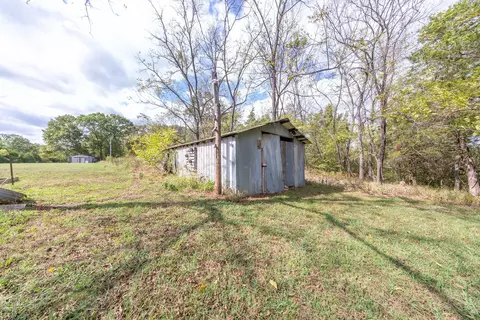 Exterior - 31593 Us Highway 160, Tecumseh, MO 65760 photo 12 of 18