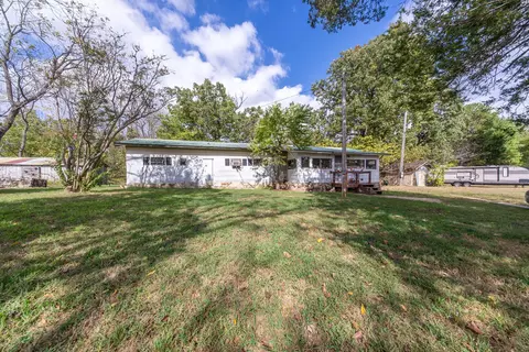 Exterior - 31593 Us Highway 160, Tecumseh, MO 65760 photo 9 of 18