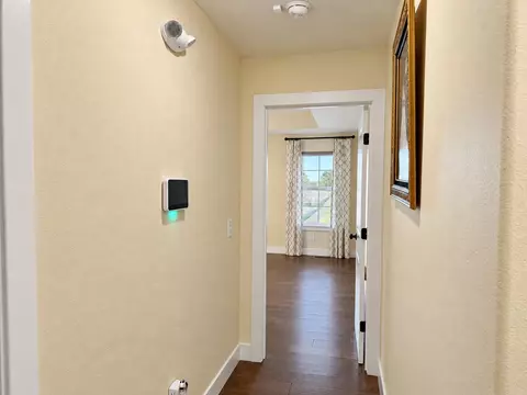 Entry Way - 1938 S Lullwood Ave, Springfield, MO 65802 photo 4 of 6