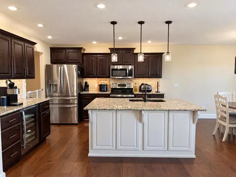 Kitchen - 1938 S Lullwood Ave, Springfield, MO 65802 photo 1 of 8