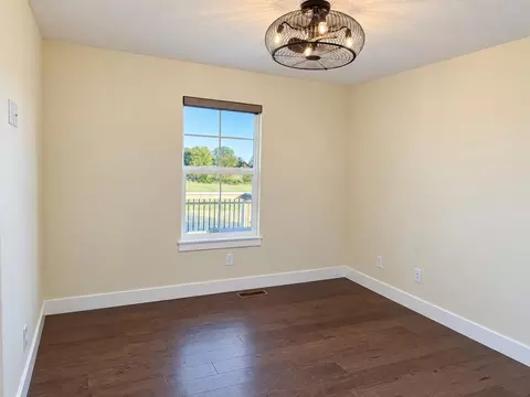 Bedroom - 1938 S Lullwood Ave, Springfield, MO 65802 photo 6 of 10