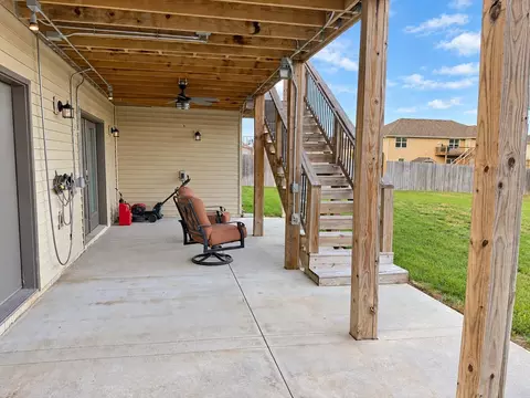 Exterior - 1938 S Lullwood Ave, Springfield, MO 65802 photo 4 of 18