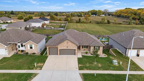 View/Area - 1938 S Lullwood Ave, Springfield, MO 65802 photo 4 of 6