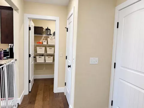 Entry Way - 1938 S Lullwood Ave, Springfield, MO 65802 photo 2 of 6