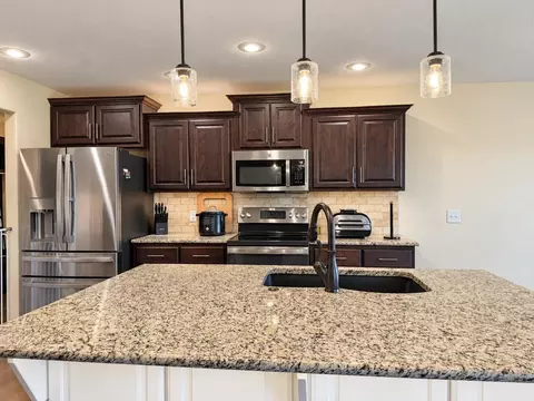 Kitchen - 1938 S Lullwood Ave, Springfield, MO 65802 photo 3 of 8