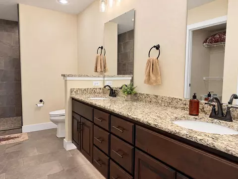 Bath - 1938 S Lullwood Ave, Springfield, MO 65802 photo 1 of 15