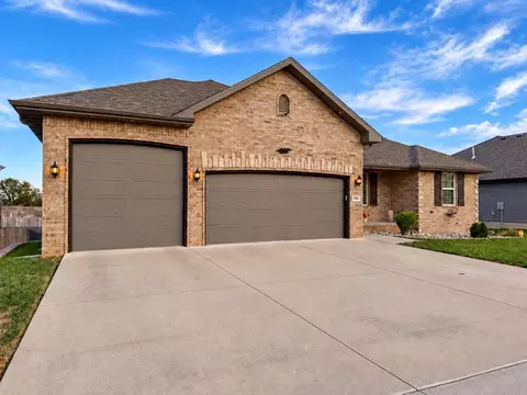 Exterior - 1938 S Lullwood Ave, Springfield, MO 65802 photo 15 of 18