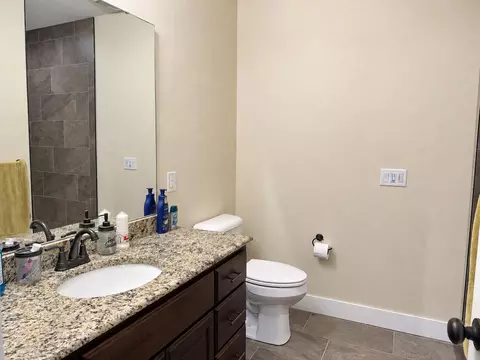 Bath - 1938 S Lullwood Ave, Springfield, MO 65802 photo 12 of 15