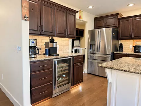 Kitchen - 1938 S Lullwood Ave, Springfield, MO 65802 photo 7 of 8