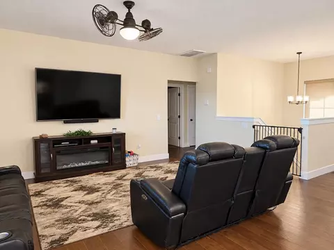 Living - 1938 S Lullwood Ave, Springfield, MO 65802 photo 2 of 4