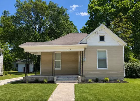 Exterior - 527 S Broadway Ave, Springfield, MO 65806 photo 4 of 12