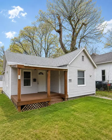 Exterior - 527 S Broadway Ave, Springfield, MO 65806 photo 2 of 12