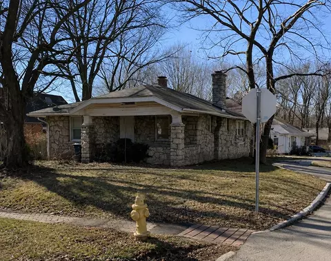 Exterior - 527 S Broadway Ave, Springfield, MO 65806 photo 9 of 12