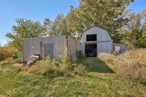 Exterior - 1100 N Farm Rd 123, Springfield, MO 65802 photo 2 of 4