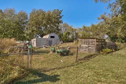 Exterior - 1100 N Farm Rd 123, Springfield, MO 65802 photo 3 of 4
