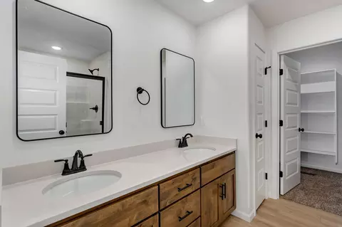 Bath - 883 E Virginia Ln, Nixa, MO 65714 photo 1 of 4