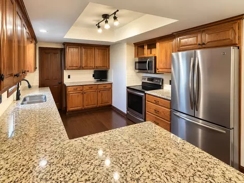 Kitchen - 260 Gardenia Ln, Republic, MO 65738 photo 2 of 4