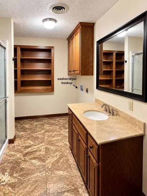 Bath - 260 Gardenia Ln, Republic, MO 65738 photo 8 of 8