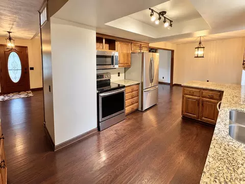 Kitchen - 260 Gardenia Ln, Republic, MO 65738 photo 4 of 4