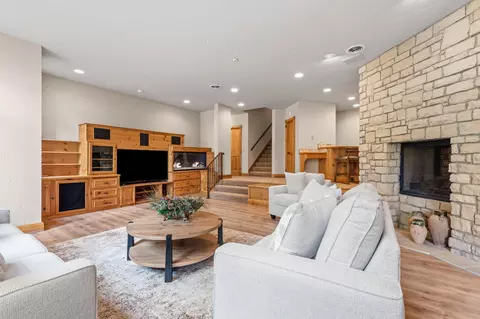 Living - 4827 S Landon Ct, Springfield, MO 65810 photo 2 of 4