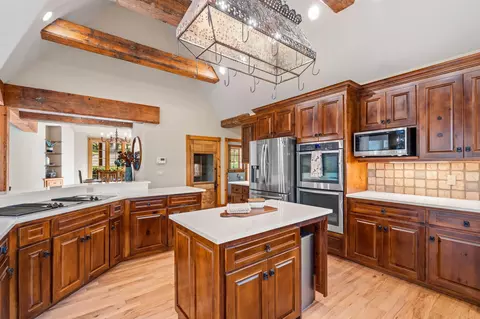 Kitchen - 4827 S Landon Ct, Springfield, MO 65810 photo 5 of 6