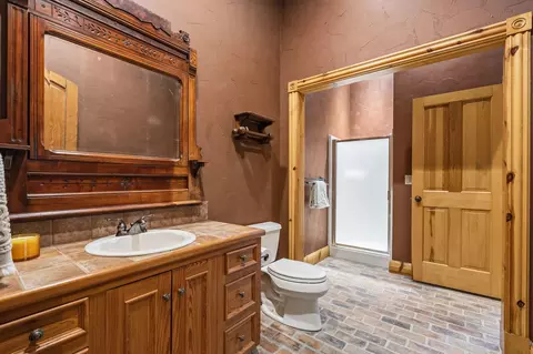 Bath - 4827 S Landon Ct, Springfield, MO 65810 photo 11 of 11