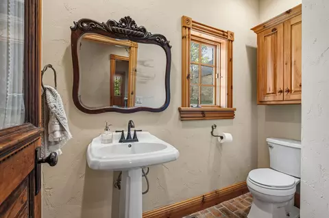 Bath - 4827 S Landon Ct, Springfield, MO 65810 photo 1 of 11