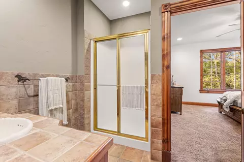 Bath - 4827 S Landon Ct, Springfield, MO 65810 photo 9 of 11