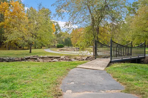 View/Area - 4827 S Landon Ct, Springfield, MO 65810 photo 4 of 8