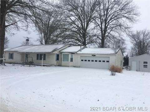 301 Walnut St N, Versailles, MO 65084 photo 1