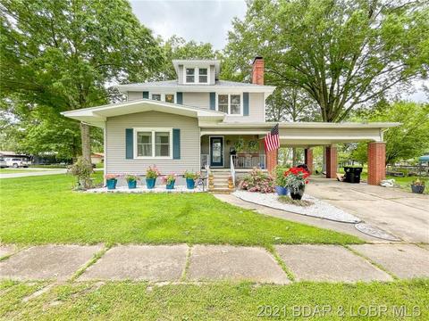 209 S Maple St, Versailles, MO 65084 photo 1