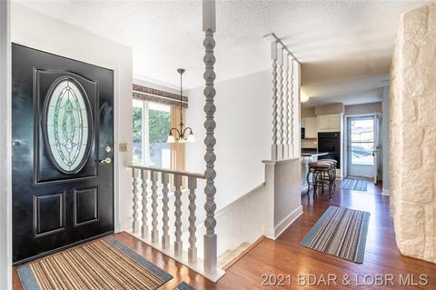 2433 Mohawk Ln, Osage Beach, MO 65065 photo 1