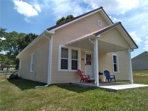 214 S Forest St, Stover, MO 65078 photo 1