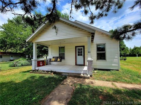304 S Walnut, Versailles, MO 65084 photo 1