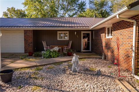 306 W Clark St, Versailles, MO 65084 photo 1