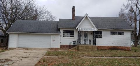 208 Maple Ave S, Versailles, MO 65084 photo 1