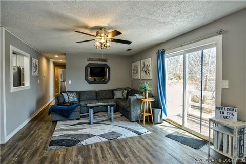 1743 Susan Rd, Lake Ozark, MO 65049