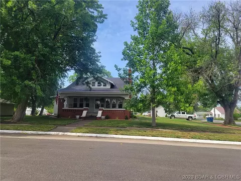 529 E Morgan St, Tipton, MO 65081 photo 1